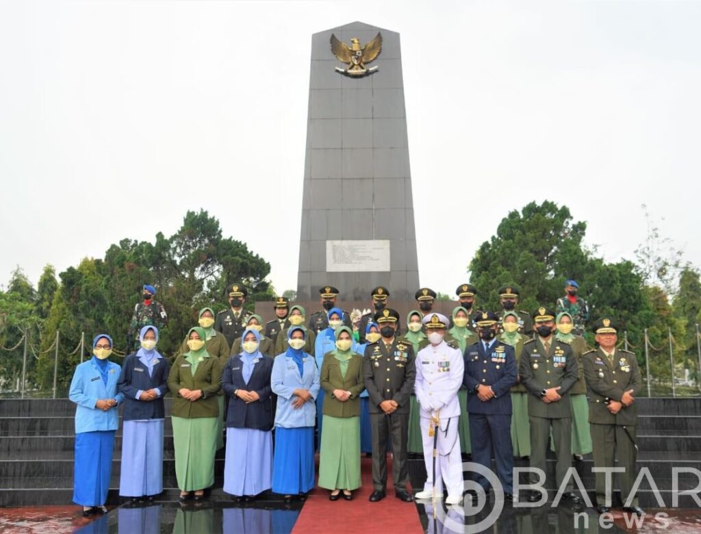 Hormati Jasa Pahlawan, Tiga Pilar Banyumas Ziarah TMP Tanjung Nirwana Purwokerto