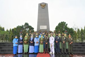 Hormati Jasa Pahlawan, Tiga Pilar Banyumas Ziarah TMP Tanjung Nirwana Purwokerto