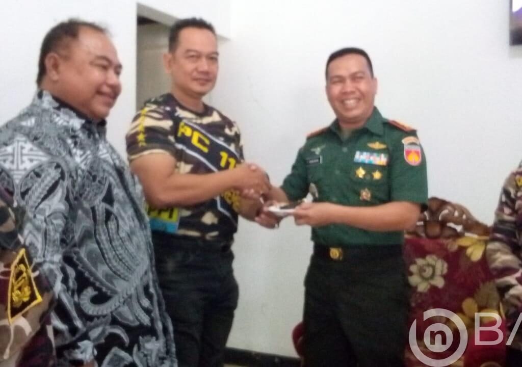 HUT TNI Ke 77, Dandim Rembang Mendapatkan Surprise Kue Ultah Dari FKPPI