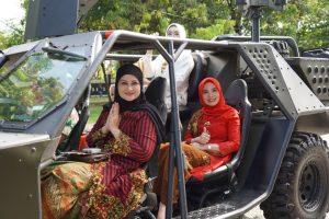 Semangati Generasi Mudanya, Persit KCK Koorcab Rem 071 PD IV/Diponegoro Turut Kirab Merah Putih Pekalongan