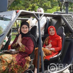 Semangati Generasi Mudanya, Persit KCK Koorcab Rem 071 PD IV/Diponegoro Turut Kirab Merah Putih Pekalongan