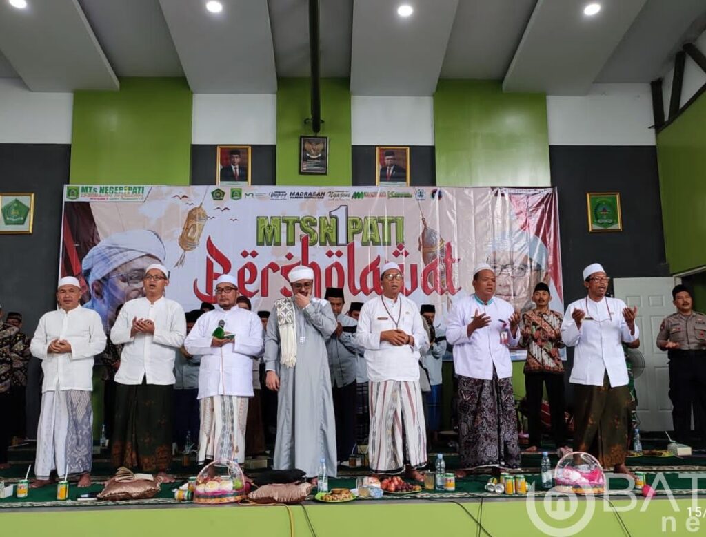 Gema Shalawat Habib Abu Bakar Assegaf Guncang Langit MTsN 1 Pati