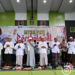 Gema Shalawat Habib Abu Bakar Assegaf Guncang Langit MTsN 1 Pati