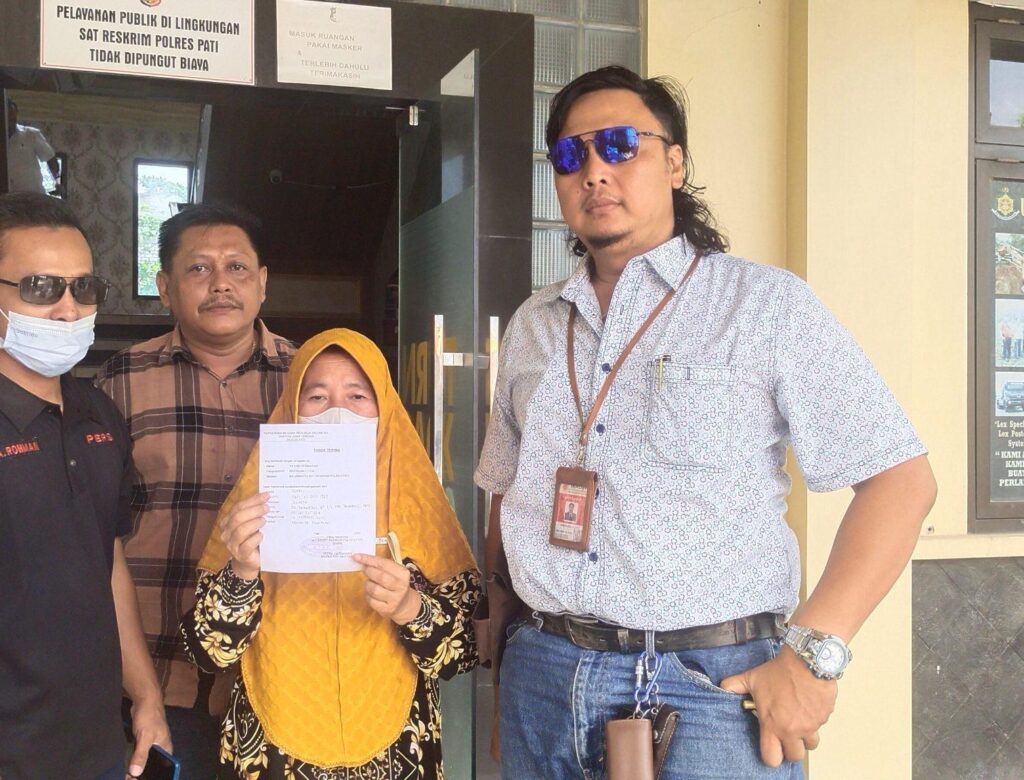 Banyak Dukungan Dari Advokad Dari Berbagai Kalangan, Atas Kasus Rumah Tanahnya Yang Akan di Eksekusi, Sukesi Janda sebatang Kara Melaporkan di Polres Pati