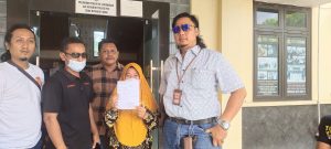 Banyak Dukungan Dari Advokad Dari Berbagai Kalangan, Atas Kasus Rumah Tanahnya Yang Akan di Eksekusi, Sukesi Janda sebatang Kara Melaporkan di Polres Pati