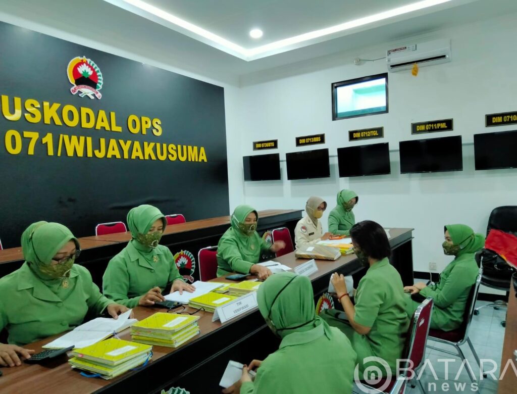 Guna Tertib Administrasinya, Persit KCk Koorcab Rem 071 PD IV/Diponegoro Lakukan Verifikasi
