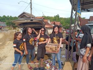 Srikandi Jolo Sutro Pati, Salurkan Bantuan Korban Banjir di Desa  Sinomwidodo