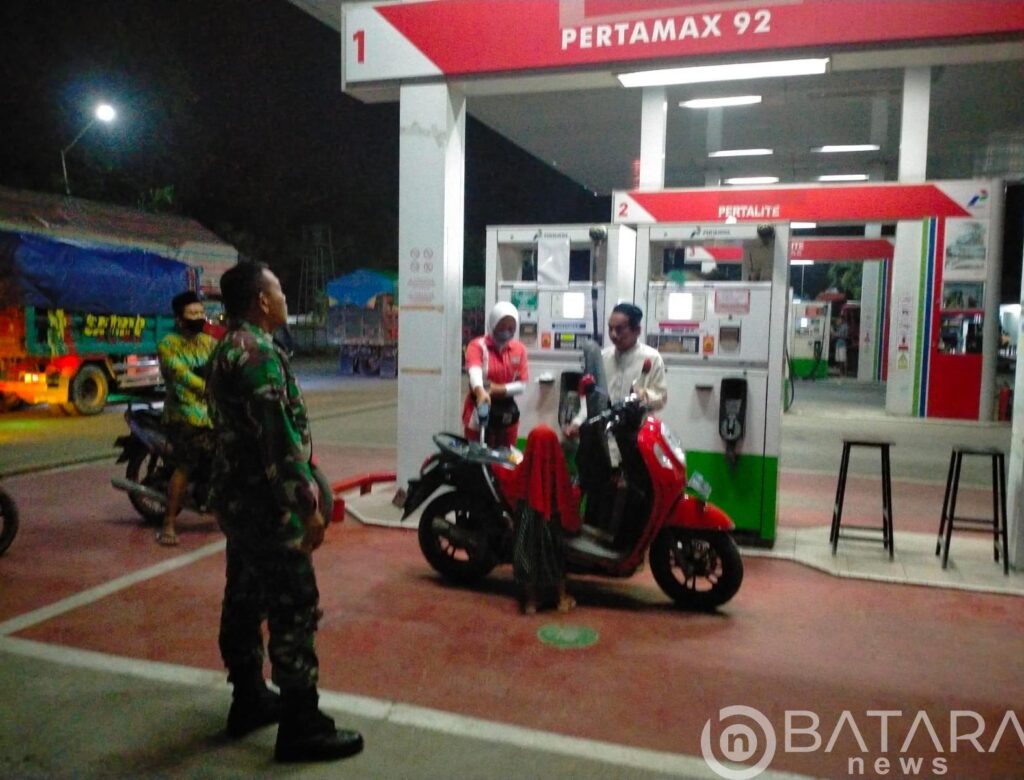 Antisipasi Kamtibmas, Piket Koramil 13/ Sedan Patroli di SPBU Sedan