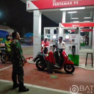 Antisipasi Kamtibmas, Piket Koramil 13/ Sedan Patroli di SPBU Sedan