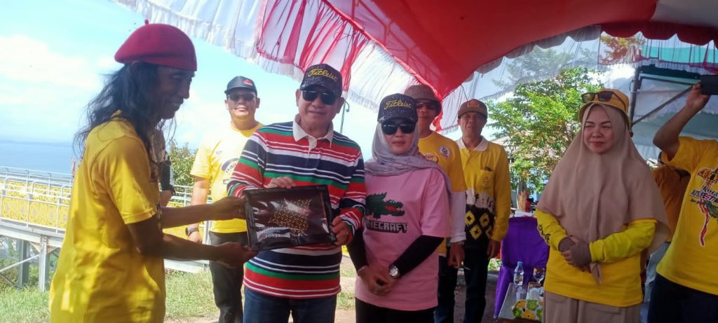 Terpukau Keindahan Bukit Mamake Kotabaru, Wisatawan Luar Kota Keluhkan Hal Ini