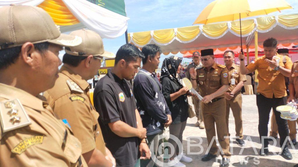 3000 Lebih Warga Kurang Mampu Di Kotabaru, Kalsel Terima Bantuan Sosial