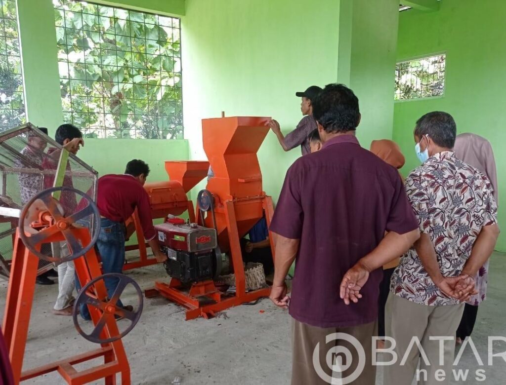 Babinsa Koramil 06/Lasem Dampingi Pelatihan Pengelolaan Bank Sampah