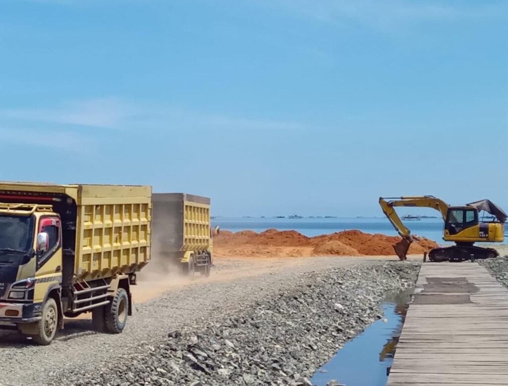 Pembangunan Area Landing Paralayang dan Gantole Di kotabaru Ada Yang Aneh. Berikut Ulasanya