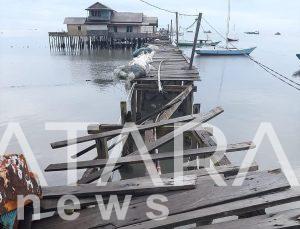 Dihantam Ombak Laut Pasang, Jembatan Vital Di Kotabaru Rusak Parah