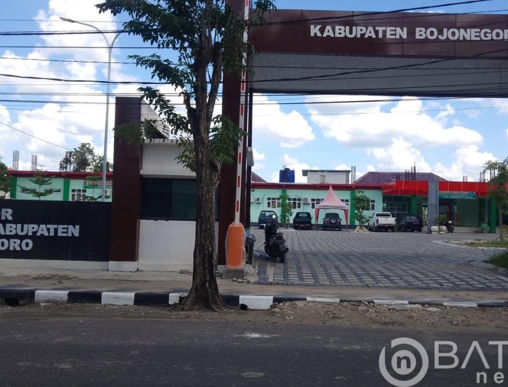 Kemarin Berusaha Menyuap ! Sekarang Ngeles ! Ada Apa Dengan Pejabat Kantor ATR/BPN Bojonegoro ?