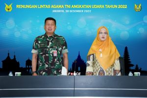 Dankoharmatau dan Ketua PIA Ardhya Garini Gab. III Koharmatau Mengikuti Renungan Lintas Agama TNI Angkatan Udara Tahun 2022
