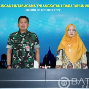 Dankoharmatau dan Ketua PIA Ardhya Garini Gab. III Koharmatau Mengikuti Renungan Lintas Agama TNI Angkatan Udara Tahun 2022