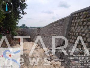 Tanggul Sungai Bengawan Solo Jebol, Warga Kanor Bojonegoro Terancam Keselamatannya