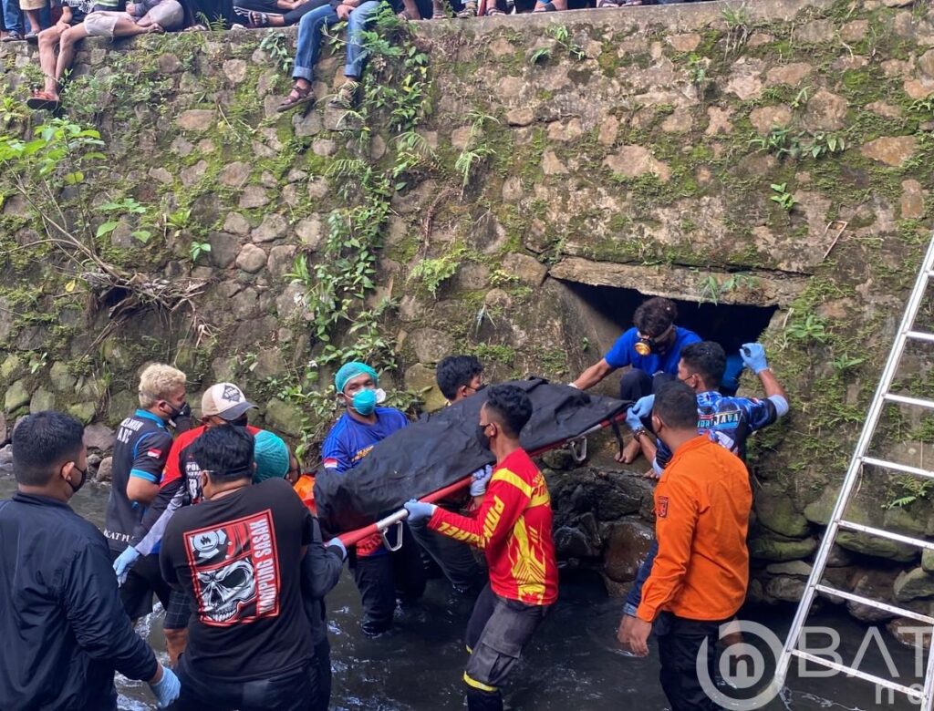 Mayat Perempuan Dibawah Gorong-Gorong Gor Kotabaru Disinyalir Korban Pembunuhan