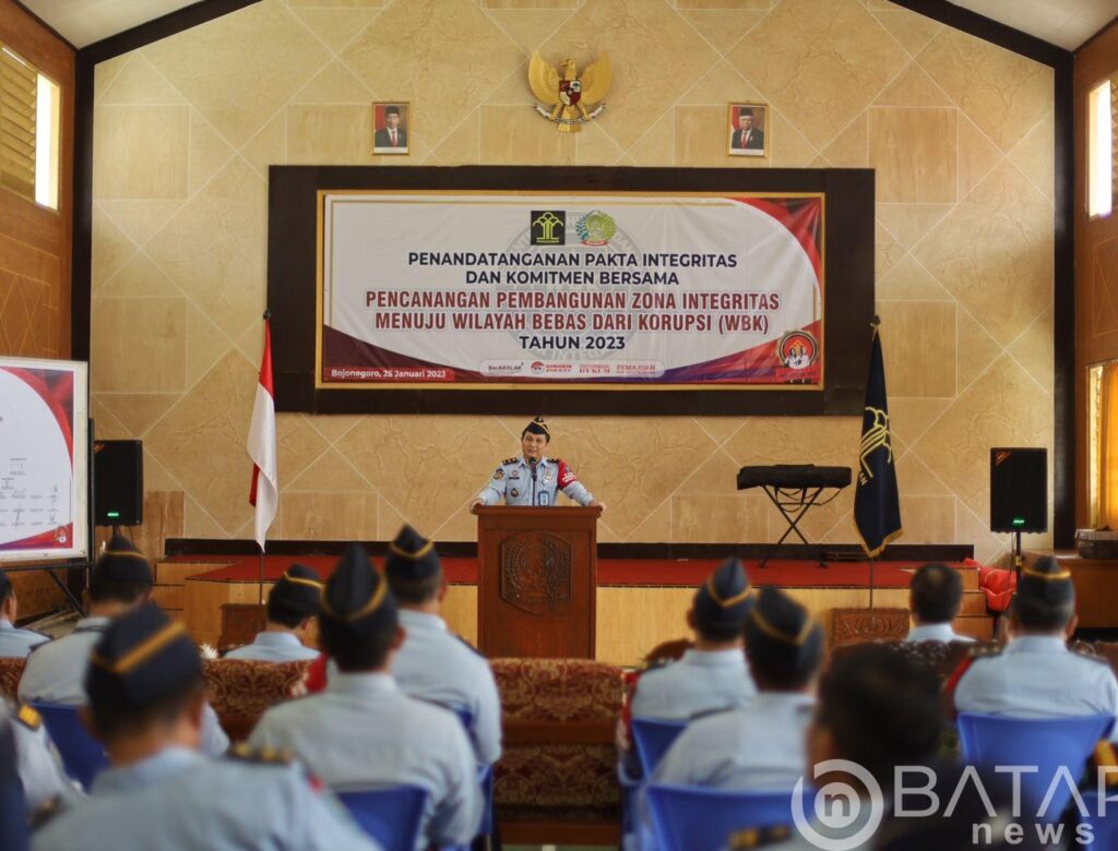 Pencanangan Pembangunan Zona Integritas. Kalapas Bojonegoro: Berikan Pelayanan Terbaik kepada Masyarakat