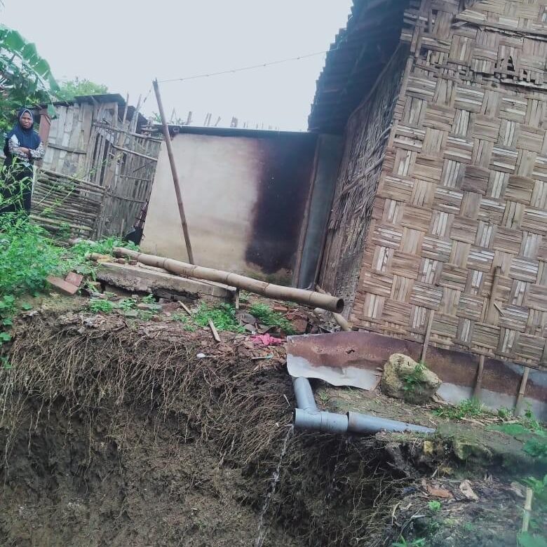 Longsor Tebing Sungai di Dukuh Tanggung Sedan Ancam Rumah Warga