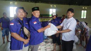 Pengging Wangi Sukolilo, Tiga Bulan Banjir Tak Kunjung Surut, IPIP bersama Gayeng Fest Salurkan Bantuan Sosial