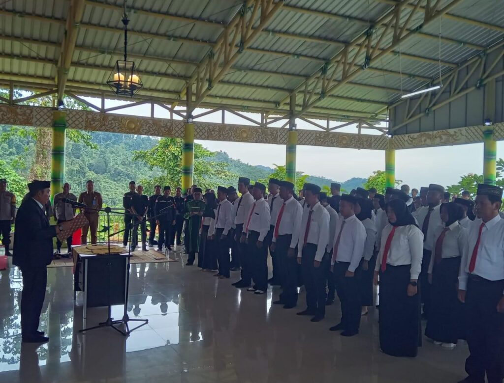 Antisipasi Kecurangan Pemilu Ditingkat Desa, Ratusan Panwas Di Kotabaru Dilantik Bawaslu