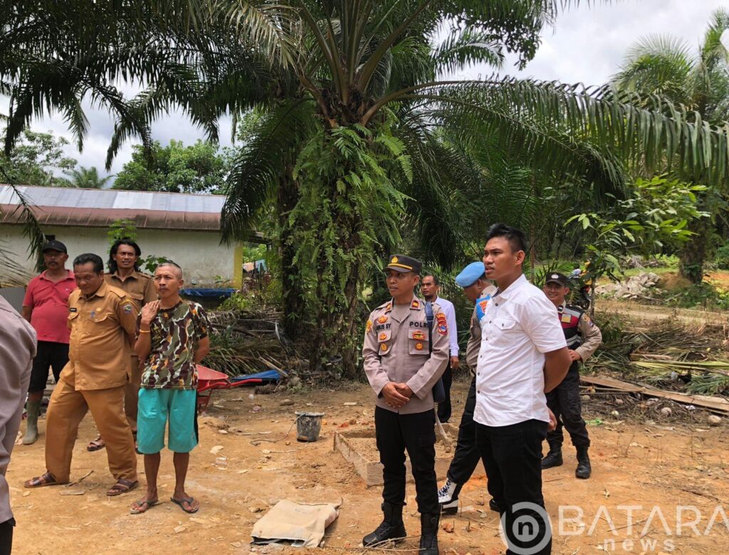 Progam Mulia Kapolda Kalsel Sasar Kediaman Janda Tua Kotabaru.