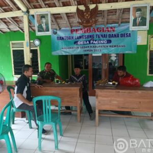 Babinsa Komsos Dengan Perangkat Desa Bahas Pembagian BLT