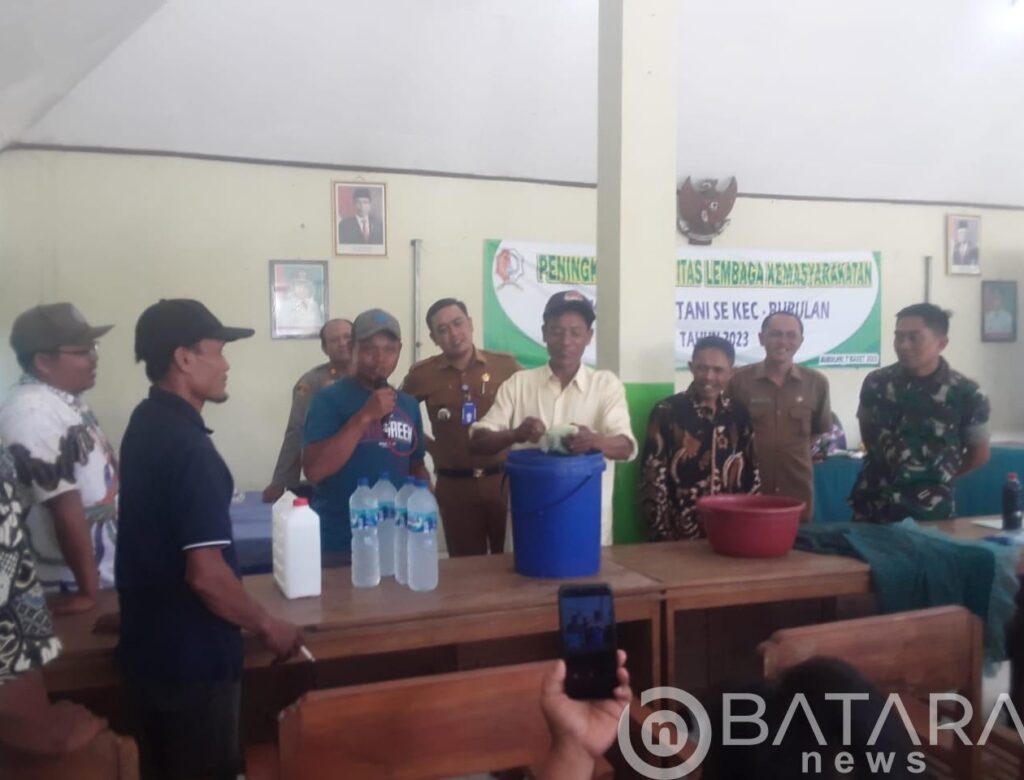 Forkopimcam Bubulan Mengadakan Pelatihan Pembuatan Pupuk Organik untuk Masyarakat Desa Hutan