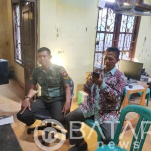 Jalin Sinergitas, Babinsa Desa Gesikan Komsos Dengan Perangkat Desa