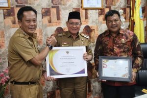 Awali 2023 dengan Manis, Pemkab Kotabaru Tambah Koleksi Penghargaan