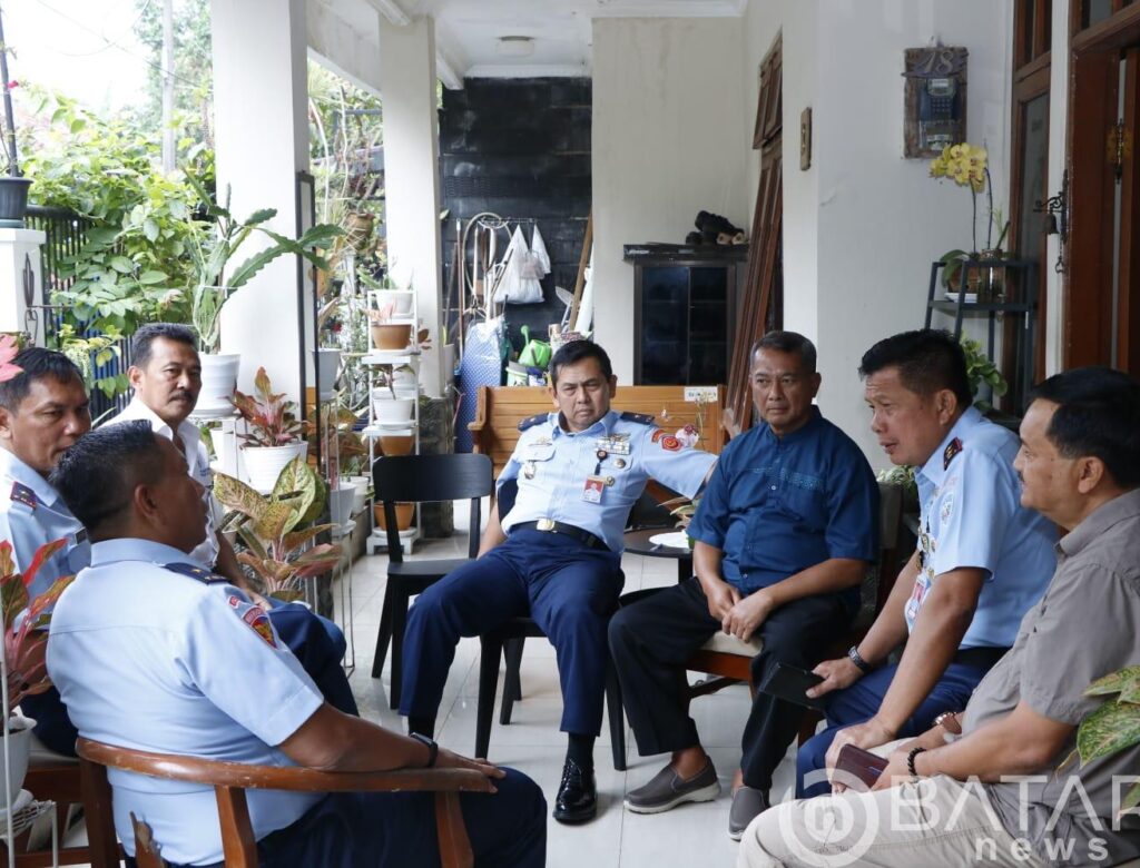 Silaturahmi Dankoharmatau ke Kolonel (Purn) M. Ghofar Sidiq dan Kolonel (Purn) Arif Joko S.