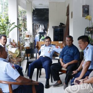 Silaturahmi Dankoharmatau ke Kolonel (Purn) M. Ghofar Sidiq dan Kolonel (Purn) Arif Joko S.