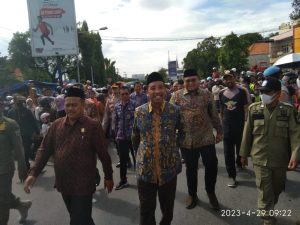 Grebek Sawalan Dibuka, Ribuan Warga Tumpah Ruah Padati Taman Kartini Rembang