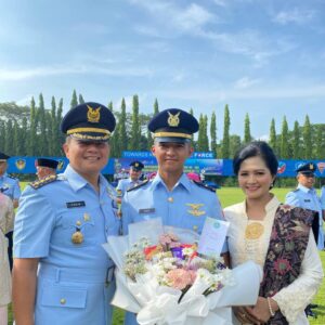 Putra Dirren dan Dirharpesbang Koharmatau Dilantik Menjadi Perwira Penerbang Muda TNI AU