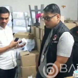 Satuan Reserse narkoba Polres Metro Jakarta Barat berhasil membongkar peredaran obat-obatan terlarang