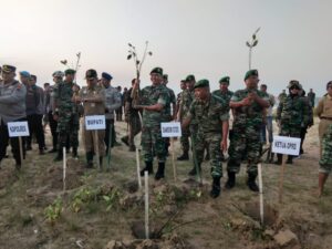 Kodim Rembang Tanam 5000 Bibit Mangrove Di Pesisir Pantai Swalan Pasar Banggi