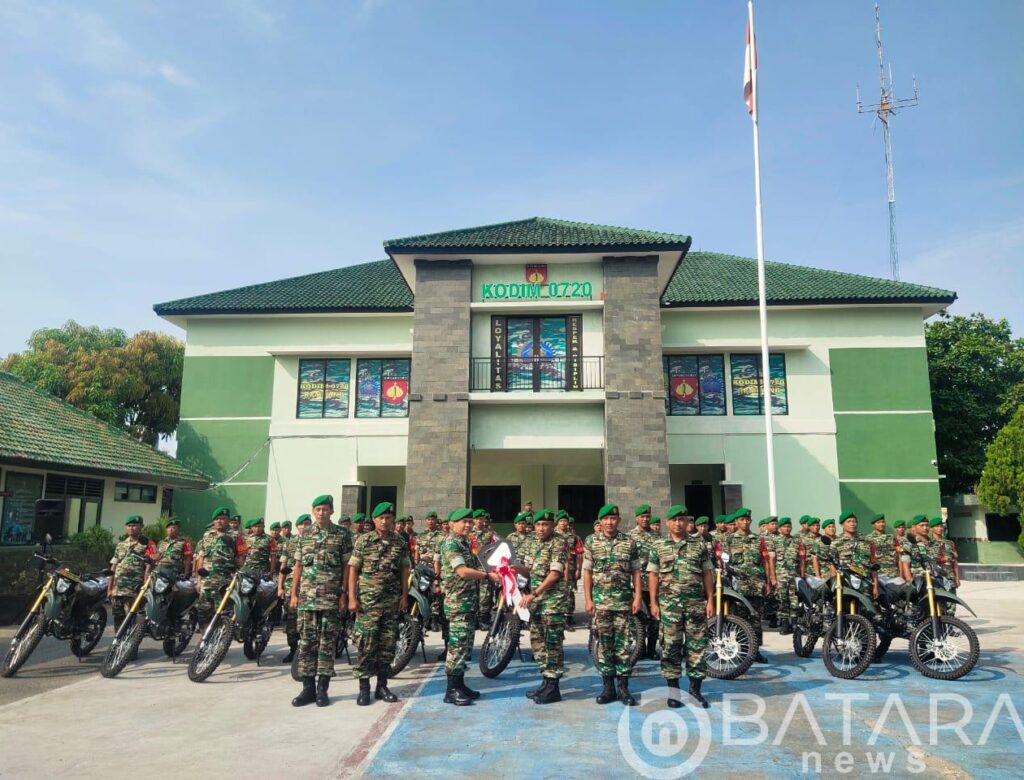 Dandim Rembang Serahkan Motor Baru Dari Menhan Kepada Babinsa
