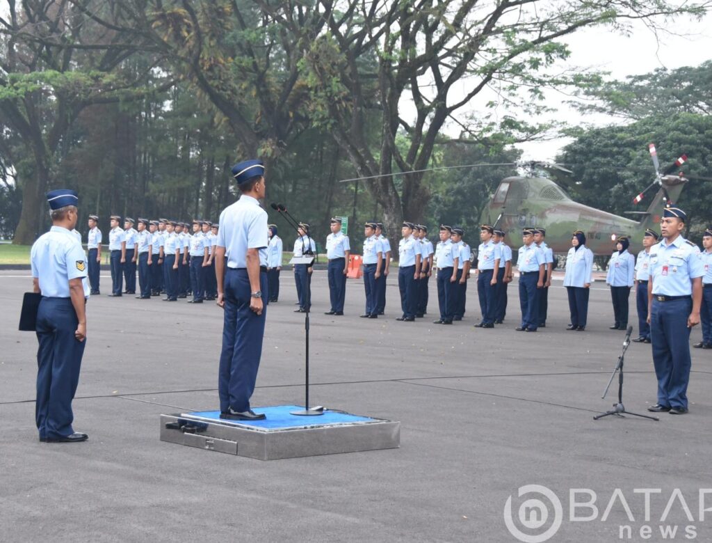Koor Parik It Koharmatau Pimpin Upacara Bendera Mingguan
