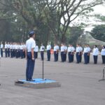 Koor Parik It Koharmatau Pimpin Upacara Bendera Mingguan