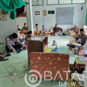 Ajak Ngaji Anggota, Kapolsek Sedan Pupuk Kebersamaan dan Dekatkan Diri Kepada Tuhan