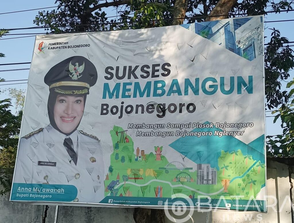 Puluhan Korban Pemasangan Baleho Bupati Bojonegoro Akan Wadul APH. Ini Penyebabnya