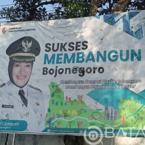 Puluhan Korban Pemasangan Baleho Bupati Bojonegoro Akan Wadul APH. Ini Penyebabnya