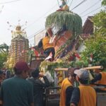 Prosesi Sedekah Bumi Desa Kedalingan Berlangsung Hikmat Dan Meriah 