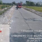 Proyek Pelebaran Jalan Sidodadi-Sumur Pandan Bojonegoro Buat Celaka Orang