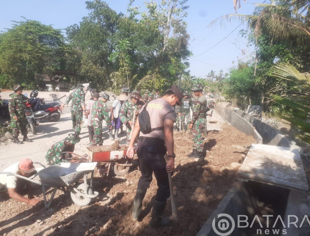 Sinergitas TNI-Polri Bersama Masyarakat Sukseskan TMMD Sengkuyung II Kodim Rembang 