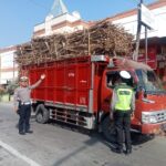 Membahayakan, Satlantas Polres Rembang Tegur & Tertibkan Kendaraan ODOL