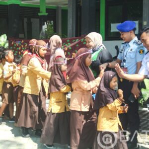 Sharing Profesi di Kelas Inspirasi Bojonegoro, ASN Lapas Kelas IIA Bojonegoro Kenalkan Dunia Penjara Kepada Puluhan Anak SD
