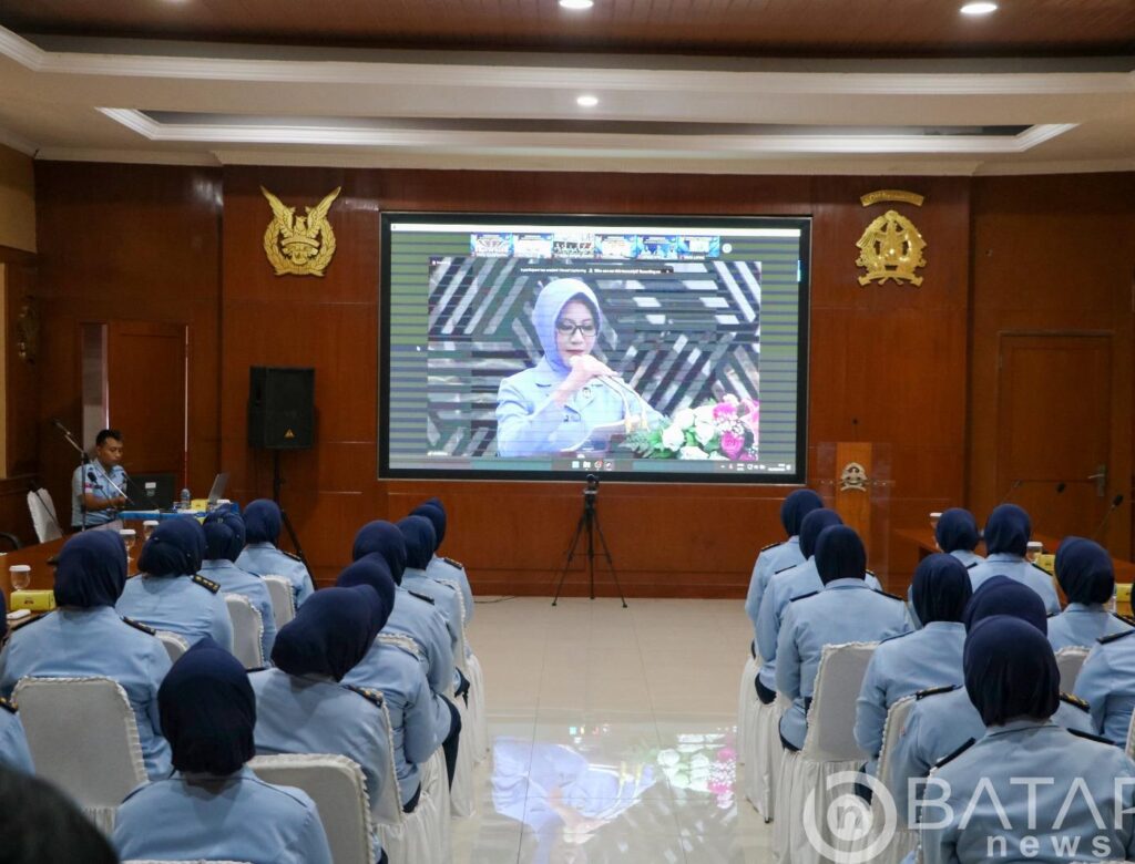 Wara Koharmatau mengikuti Pembekalan Ibu Winayadhati Kanya Sena 